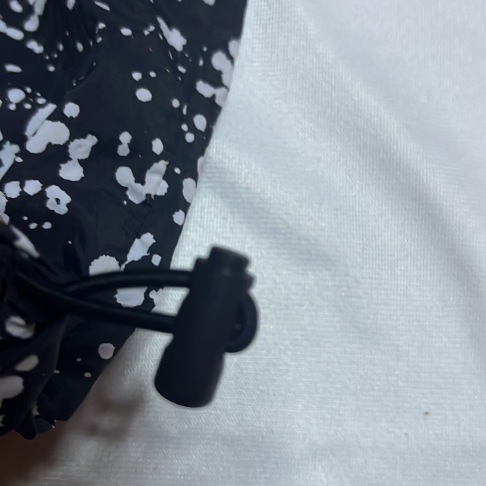 Fabletics Lightweight Jacket - Picture 2 of 12